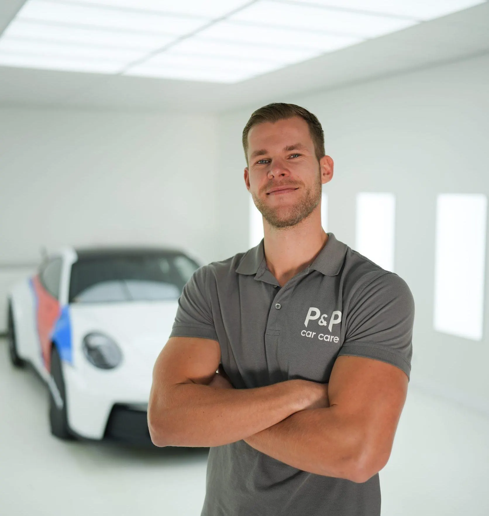 Tom Franke, oprichter van P&P Car Care, in de detailstudio